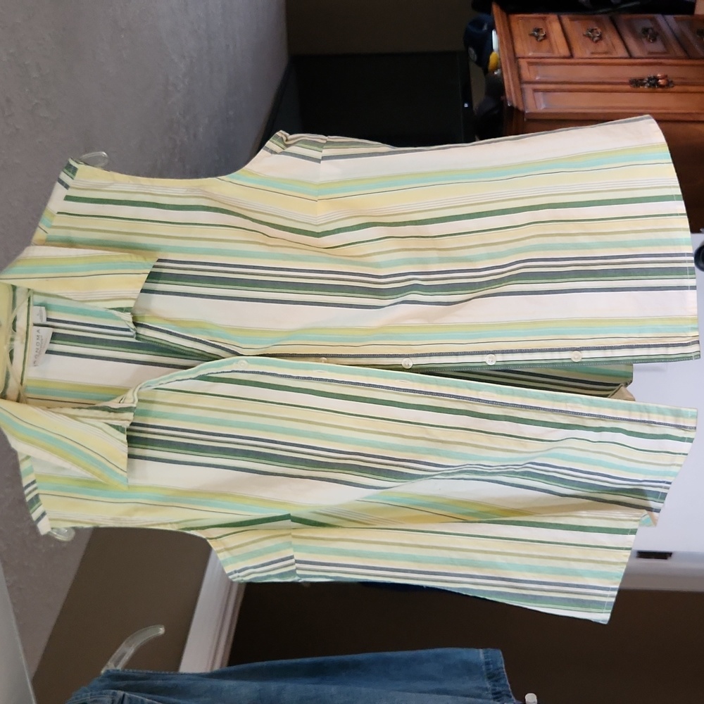 Sleeveless top